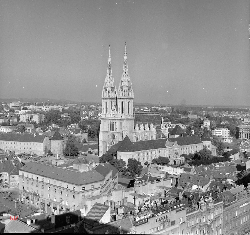 Pogled s nebodera na trg i na Katedralu 1959.